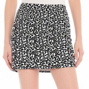 NWT Express Black and White Leopard Animal Print Mini Skirt Size XS